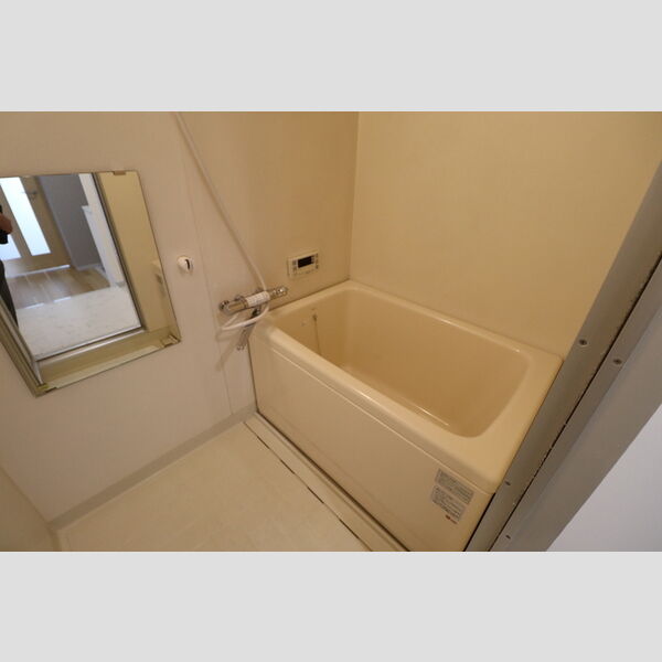 ビラ・ジュニペラス　A棟202号室 バス