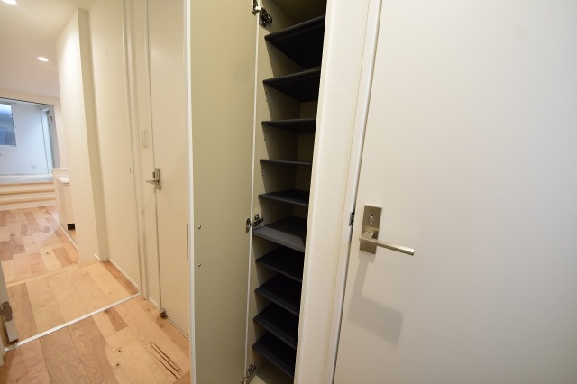 ＣＢ大岡山ヴェルデ1階 収納