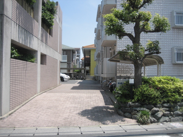 ルミエールＡＩＮＯＫＡＷＡ エントランス