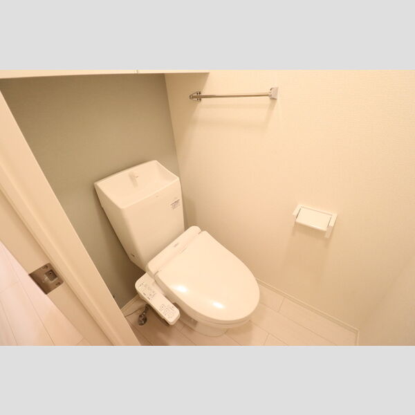 セレスティア高松203号室 トイレ