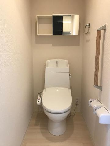 レガシープレイス片瀬205号室 シャワー付トイレ