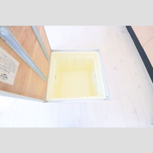 プリムヴェール　弐番館101号室 床下収納