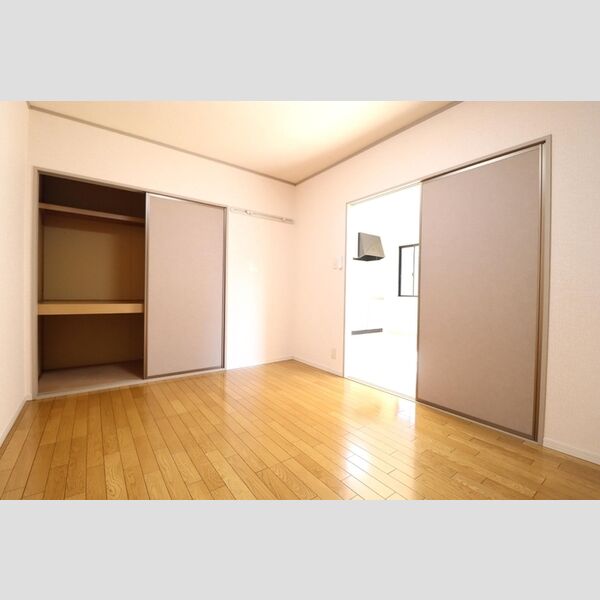 ドエル福島　B101号室 西側洋室