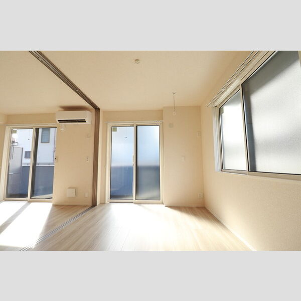 トレビ・フォンタナ リビング