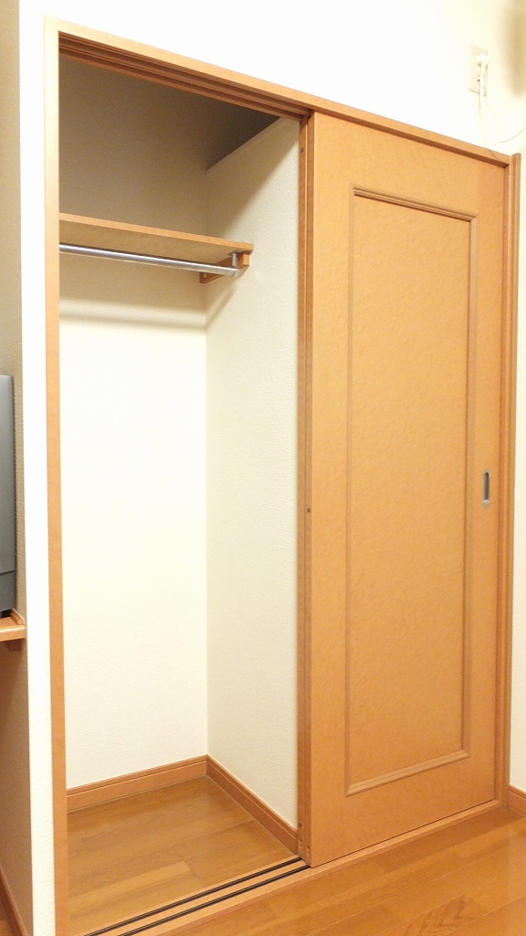 レオパレス本町 クローゼット