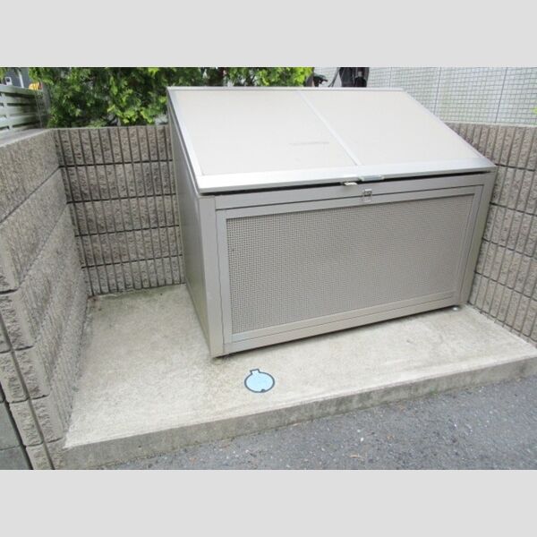 アルブル　コインシデンス 入居者様専用ゴミストッカー