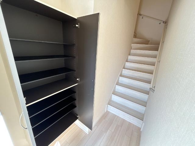 ウィズダム　コート201号室 玄関