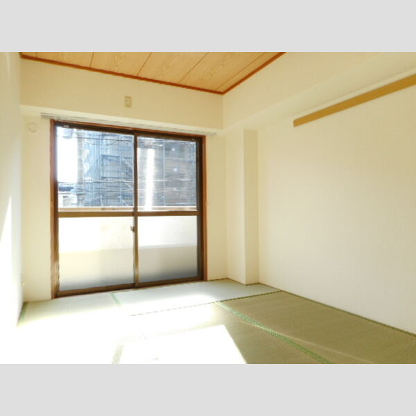 ファミール行徳207号室 和室