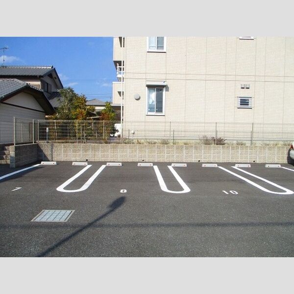 カーサ　インテヴィラⅡ 駐車場