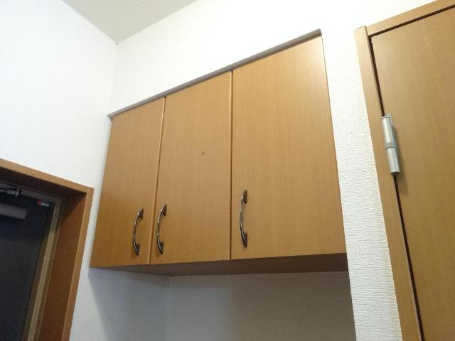 シェルル江北 下足箱（上）