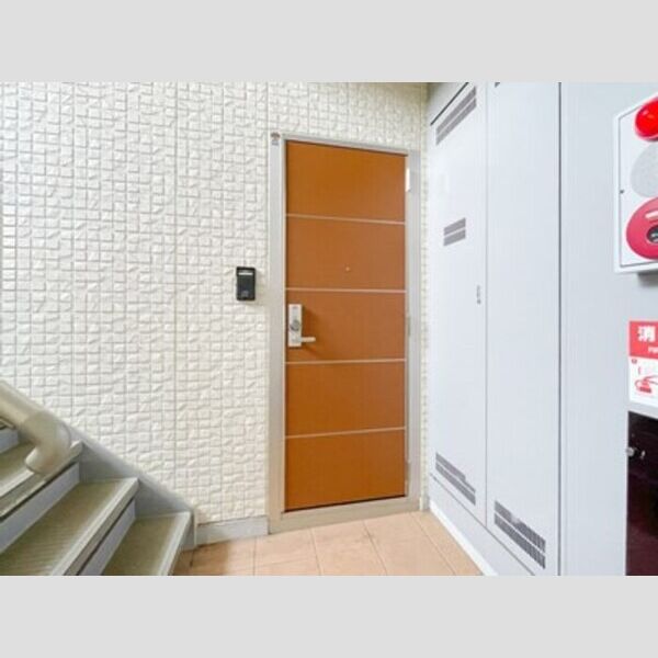 リビングタウンみつわ台 玄関