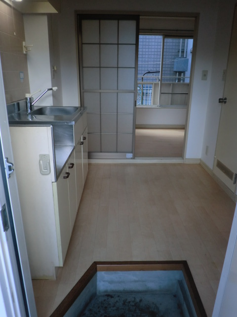 三和ハウス0201号室 玄関