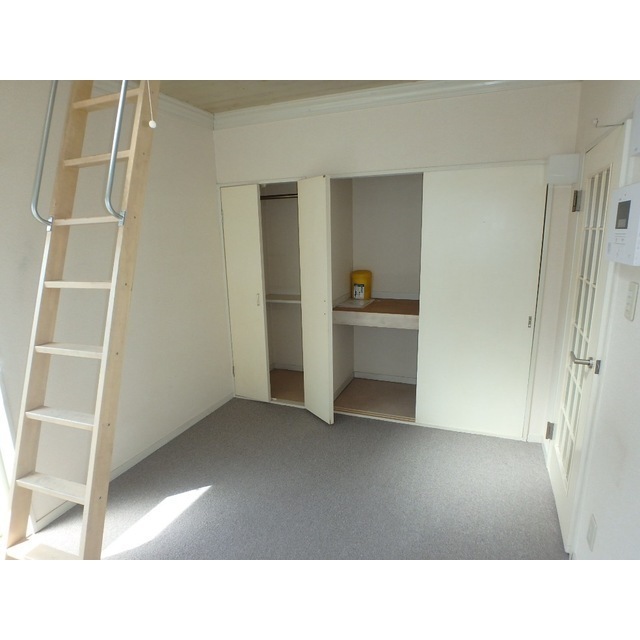 レオパレスアムール201号室 リビング