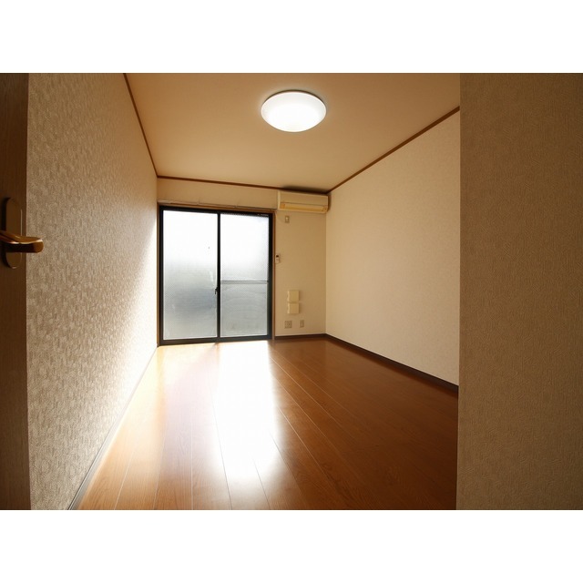 アムール 日進106号室 リビング