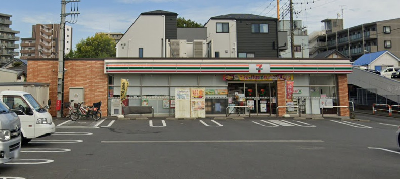 足立区六月2丁目戸建 【コンビニエンスストア】セブンイレブン 足立竹の塚2丁目店まで200ｍ