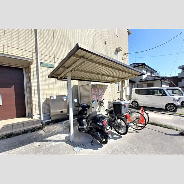 フルール 駐輪場