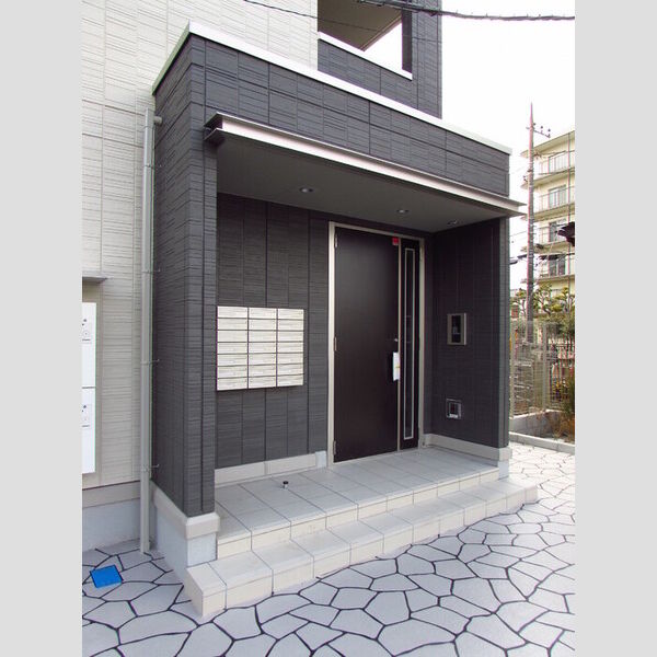 R.ザウバーⅡ　A棟102号室 エントランス