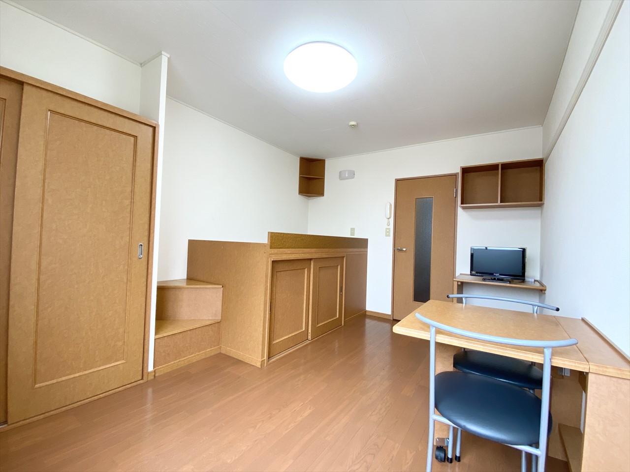 レオパレス秋桜106号室 寝室