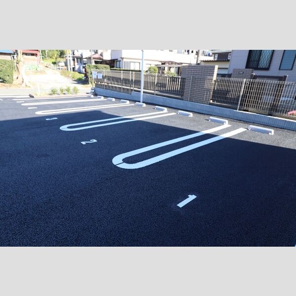 D・ルチア 駐車場