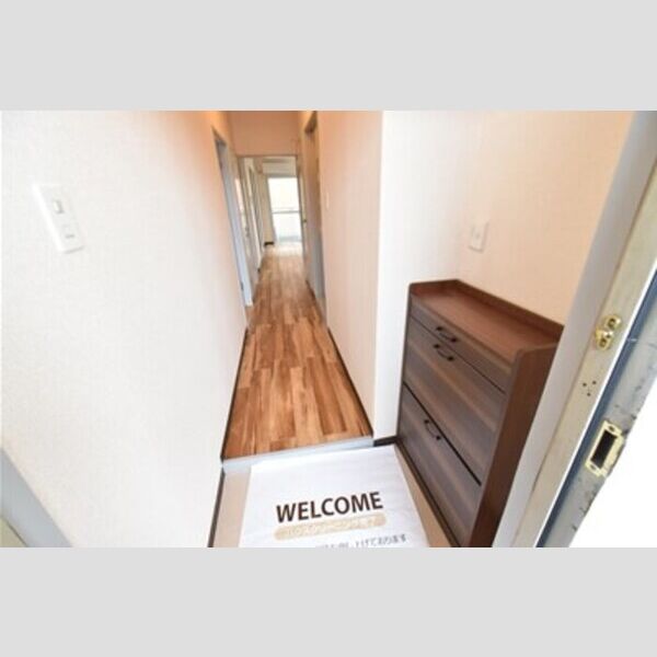 ワタナベビル 玄関