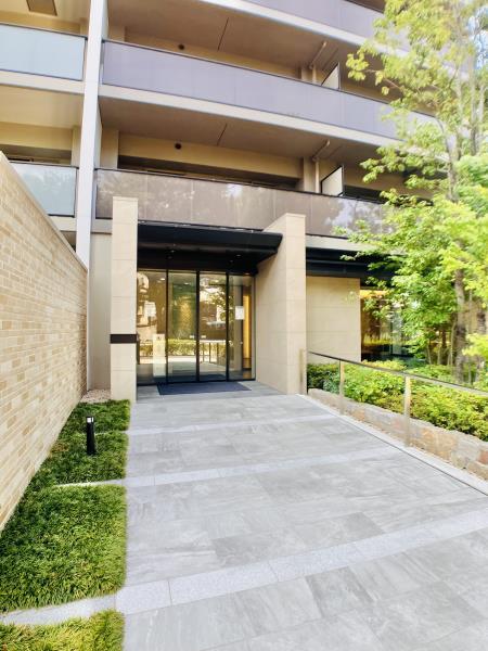 ＢｒｉｌｌｉａＣｉｔｙ　石神井公園　ＡＴＬＡＳ　　６号棟 エントランス