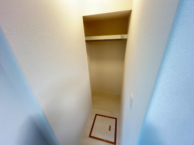 ラ・メルヴェーユ103号室 ウォークインクローゼット