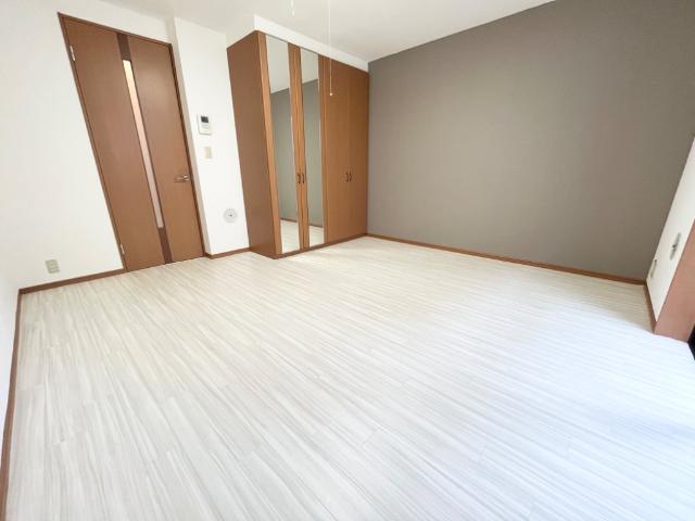 グラード101号室 洋室