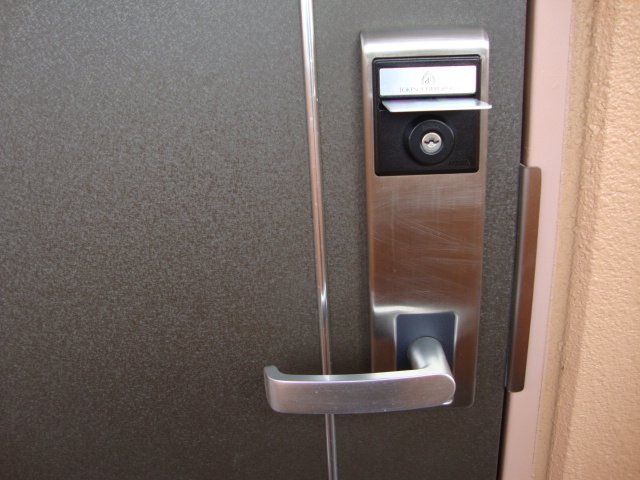 イコール・アルパイン103号室 カードキー