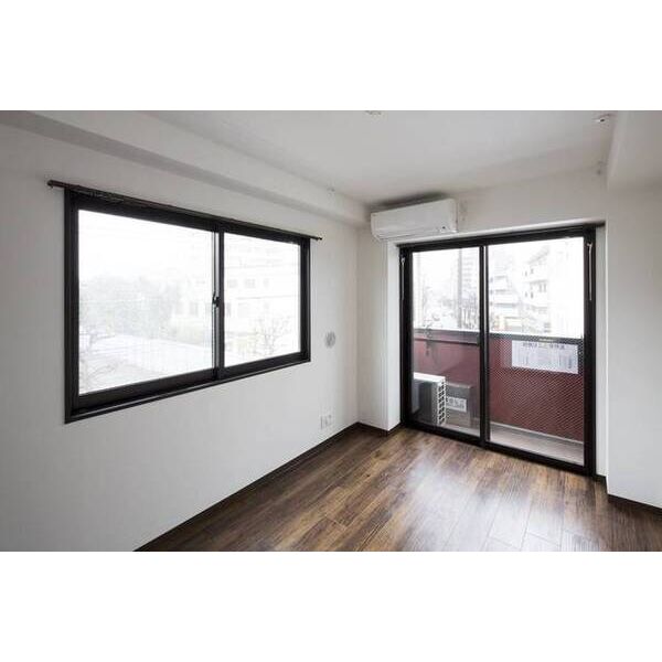 スリースターレジデンス学芸大学 リビング