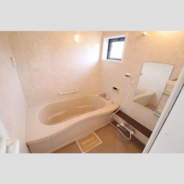 チェルシー　A/BB102号室 追い焚き機能付き一坪風呂(窓付き)