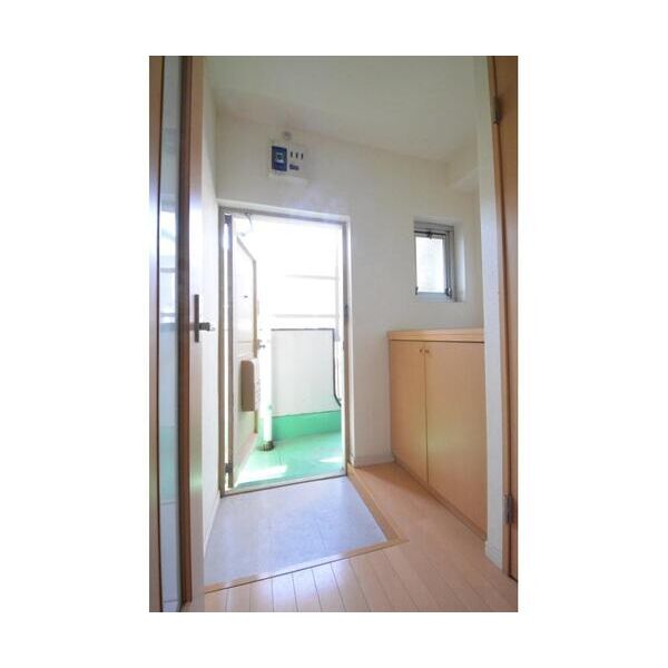 オキナマンション102号室 玄関