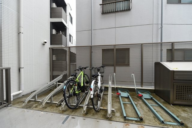 小石川フィエルテ1階 駐輪場