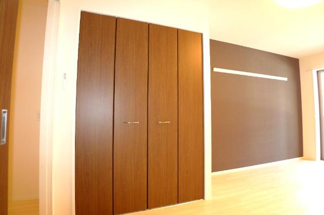 ＲＥＥＮＡ（リーナ）102号室 クローゼット