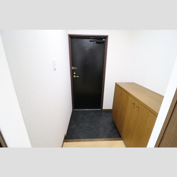 オーシャンビュー壱番館1303号室 玄関