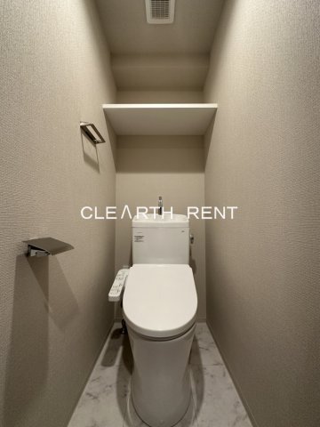 コンシェリア横濱 ＜ＳＨＩＮＫＯＹＡＳＵ＞10階 温水洗浄便座付きのトイレ