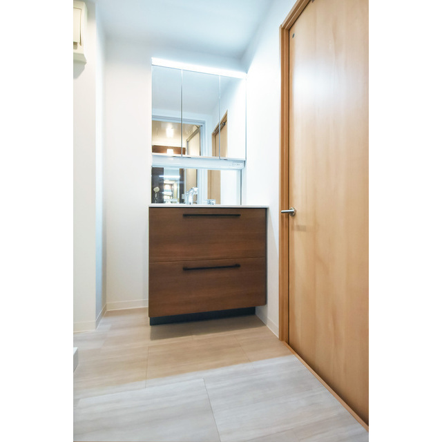 オーパスホームズ白山0402号室 内観