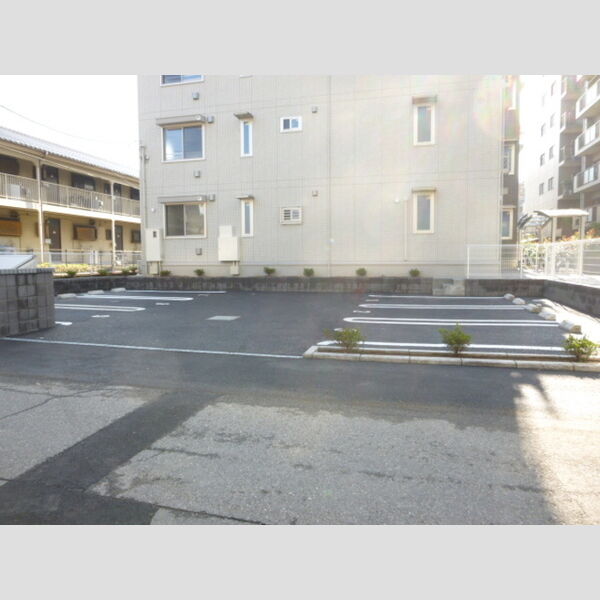 リビングNK原木中山201号室 駐車場(要空き確認)