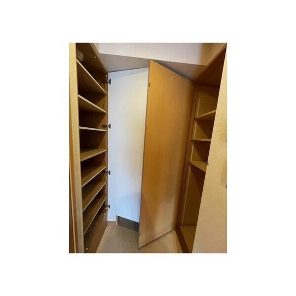 プレステージ桜坂 玄関