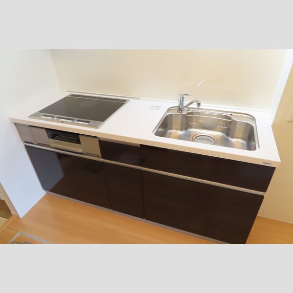 フローラ108号室 IHシステムキッチン