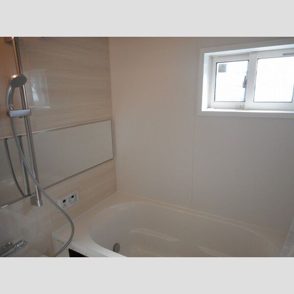 シエル エトワール　B 追い焚き給湯機能付き浴室(小窓付)