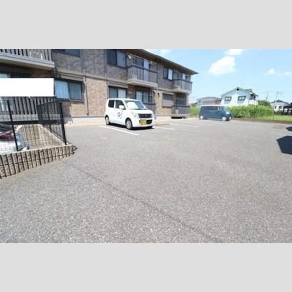 ハイムカトレアⅡ 駐車場