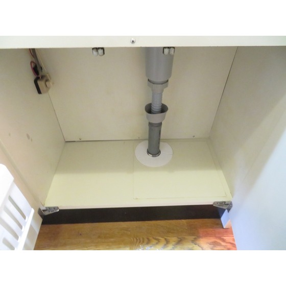 ２１オギサカ志村坂上 キッチン下収納