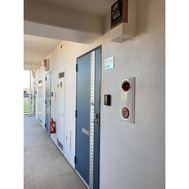 クロスピア山王 玄関