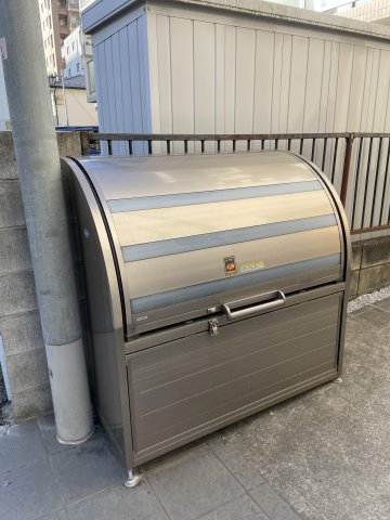 grandir201号室 敷地内にゴミストッカーがあるため便利です。