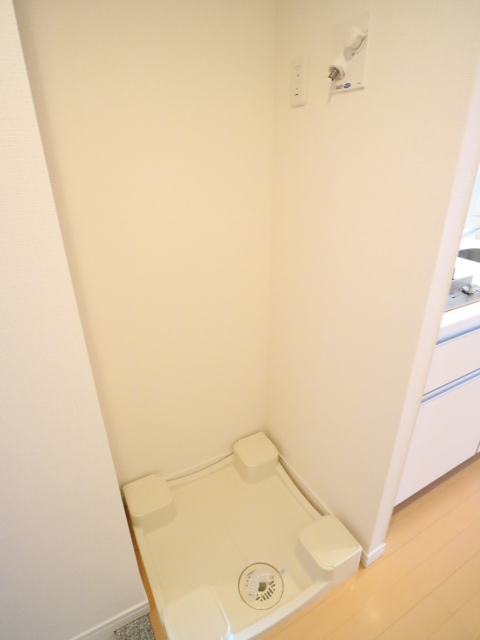 プラウドフラット富士見台703号室 洗濯機置き場※参考写真