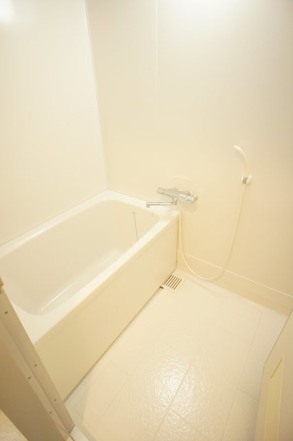 リビエール本郷0503号室 コンパクトで使いやすいお風呂です