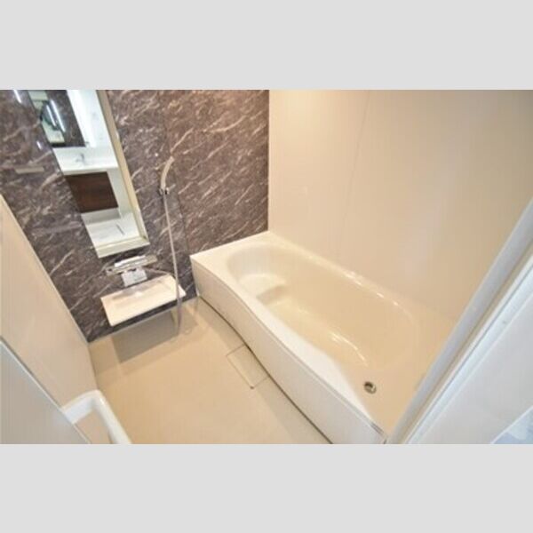 Same sky303号室 バス