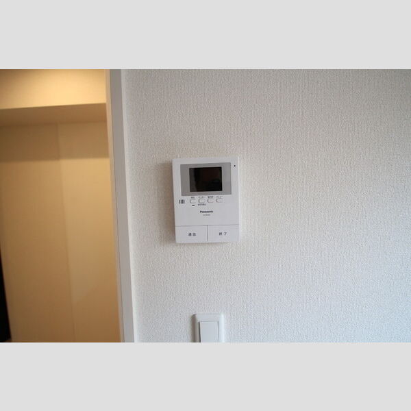 クレールⅦ102号室 TVインターホンで来客のチェック