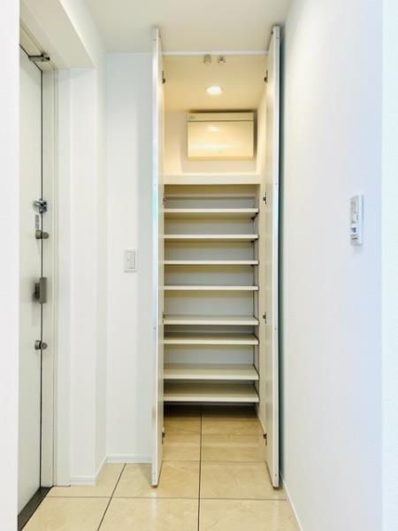 アパートメンツ三田2階 リビング