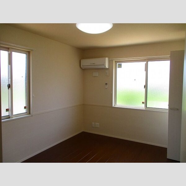 ラ・メール長須賀107号室 居室